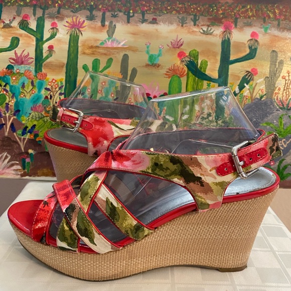 Marc Fisher Gleena Floral Wedge Sandals - Red and Green, Size 10M - Picture 4 of 13